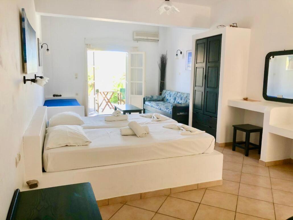 Agios Pavlos Studios Aegiali Esterno foto