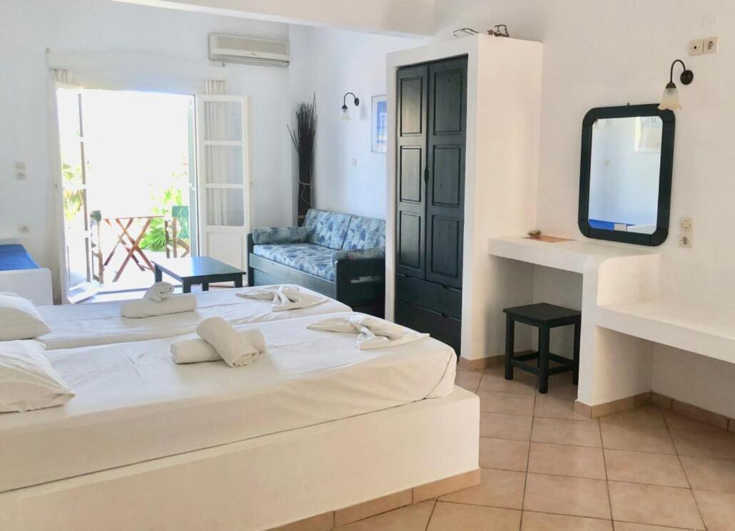 Agios Pavlos Studios Aegiali Esterno foto